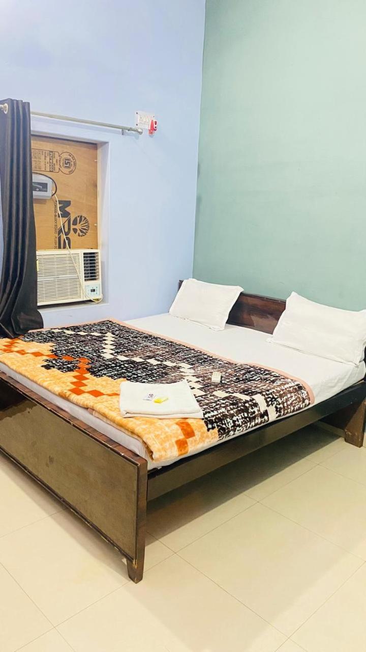 מטורה Ram Paying Guest House & Hostel Near By Krishna Janmabhoomi מראה חיצוני תמונה