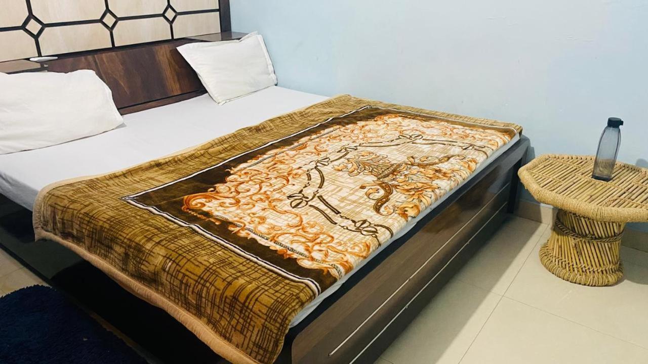 מטורה Ram Paying Guest House & Hostel Near By Krishna Janmabhoomi מראה חיצוני תמונה